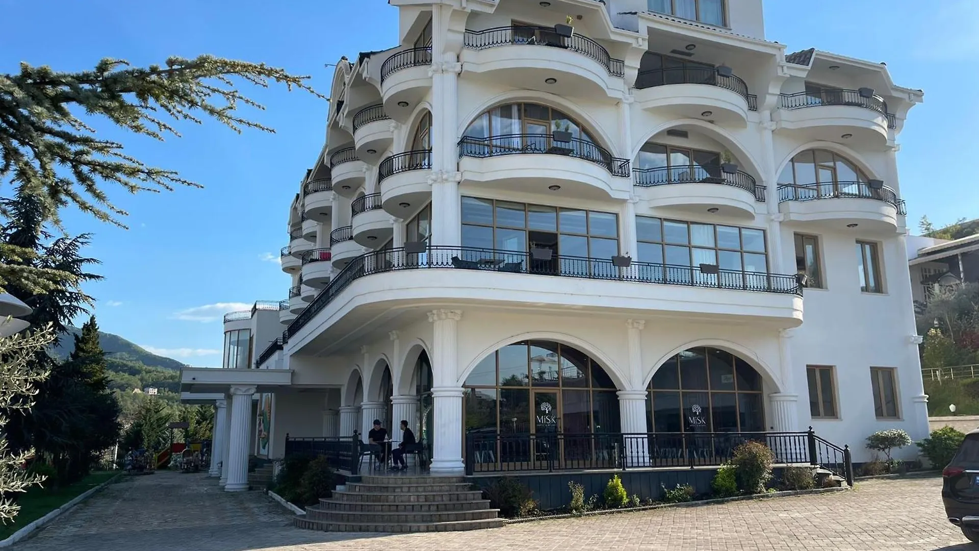 Misk Hotel & Resort Tirana