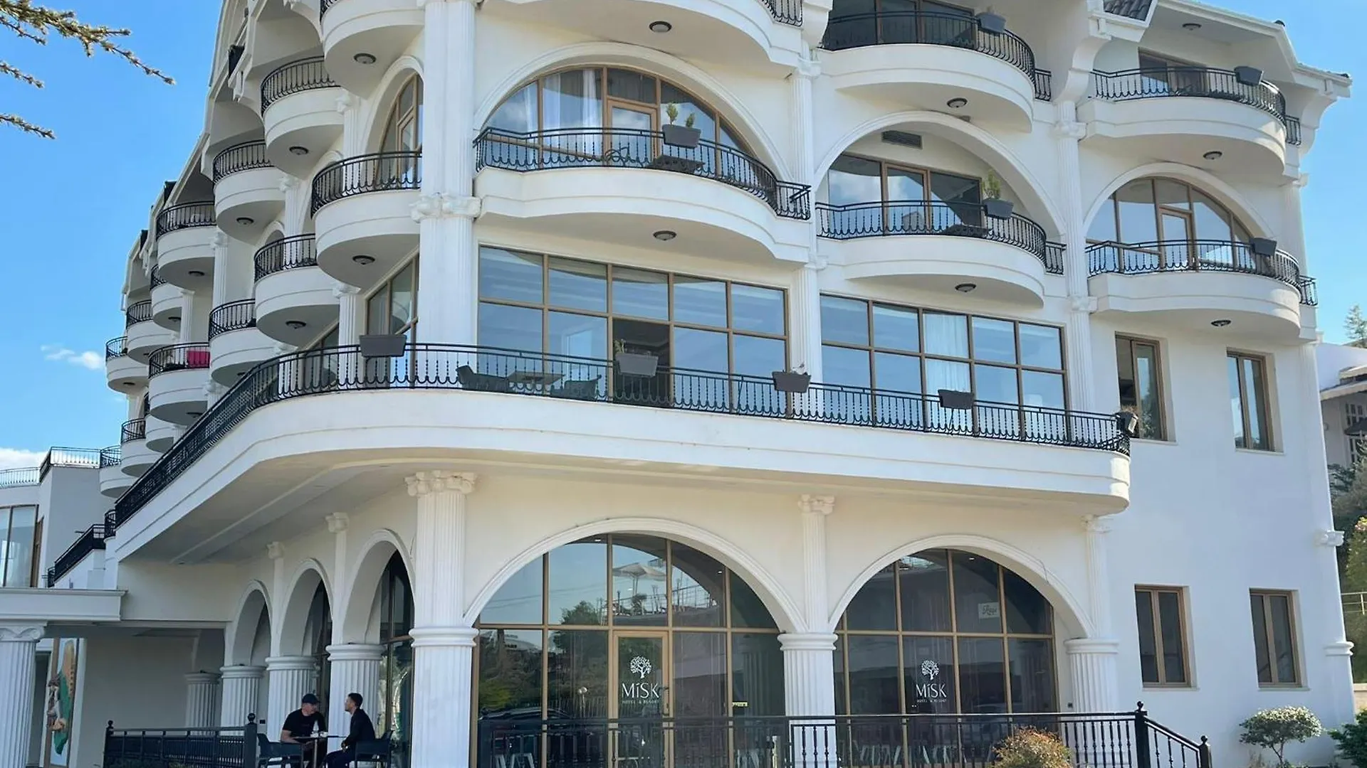 Misk Hotel & Resort Tirana